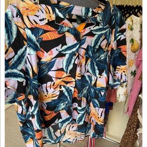 New with tags size XXL tropical print top